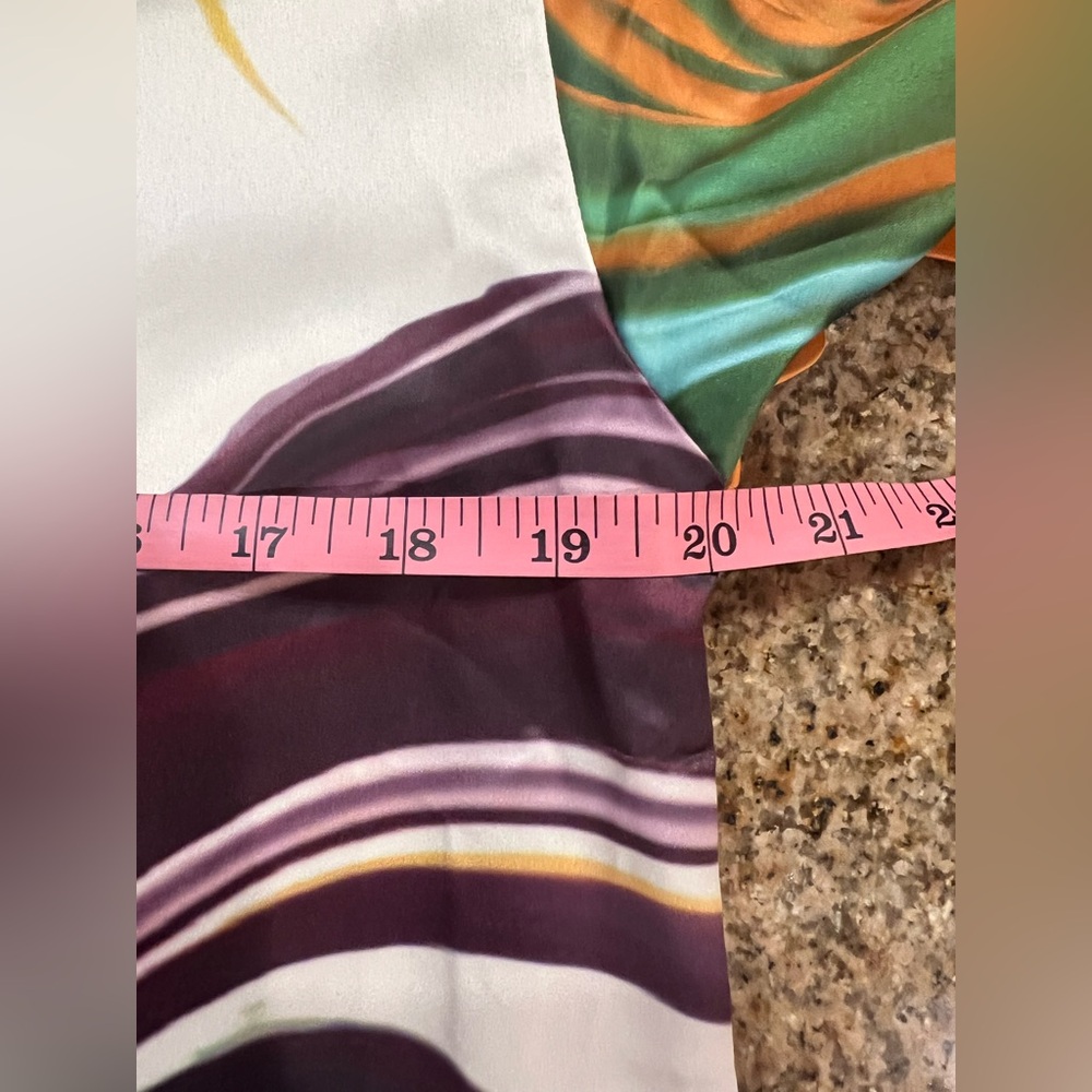 COMMENSE Satin Print Drawstring Skirt Set
Maxi- Multicolor, Size Small NWT - Picture 8 of 13